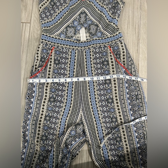 Stella Luce paisley romper with midriff cutout sized medium - Picture 7 of 11